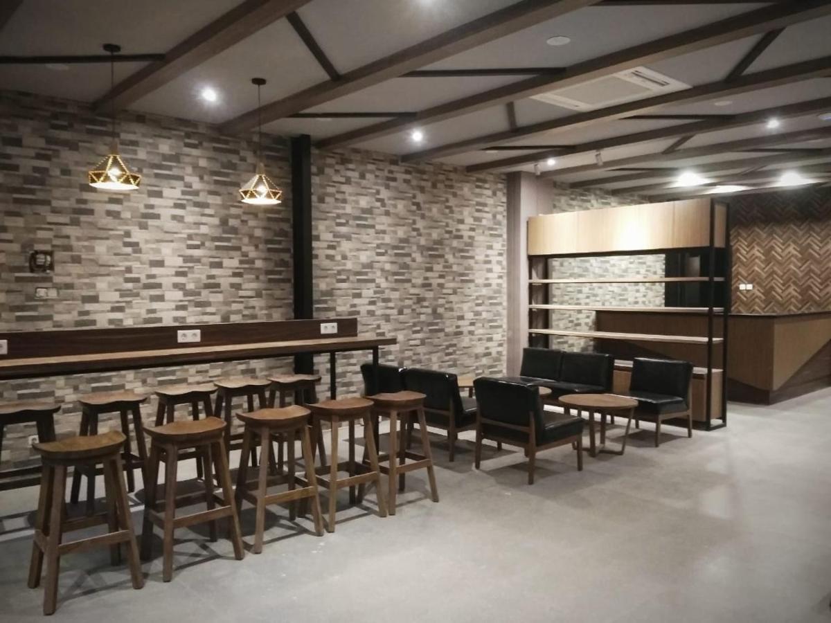 Hotel Marina Airport Семаранг Екстер'єр фото