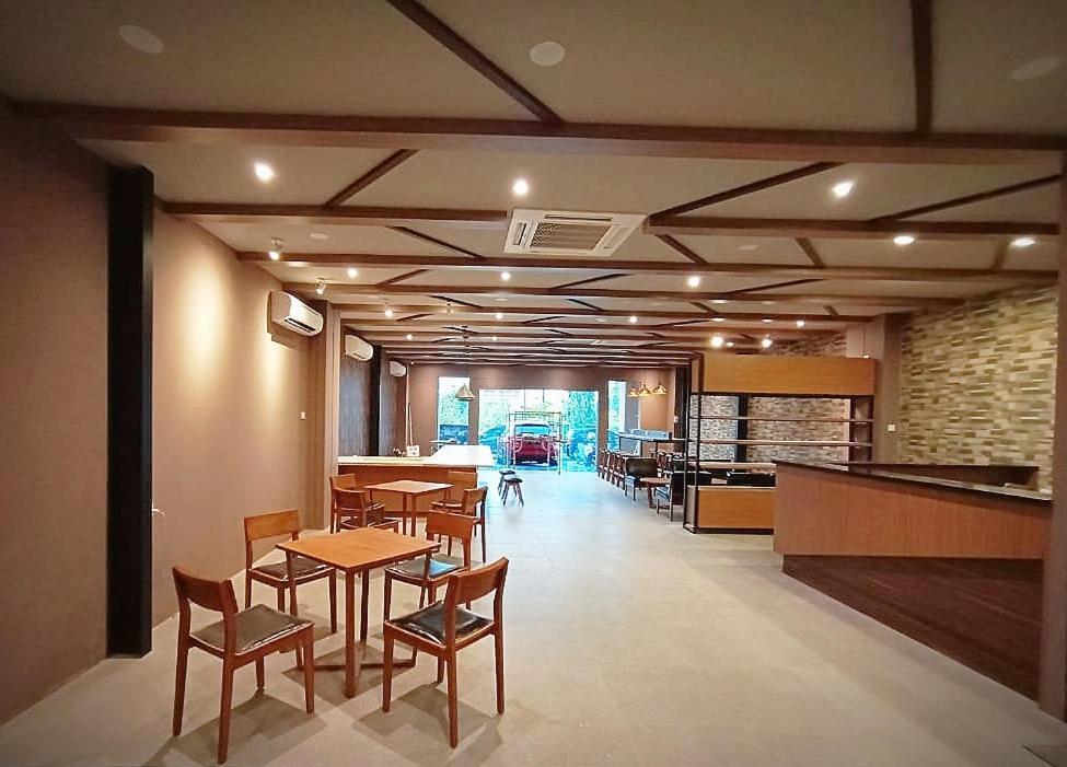 Hotel Marina Airport Семаранг Екстер'єр фото