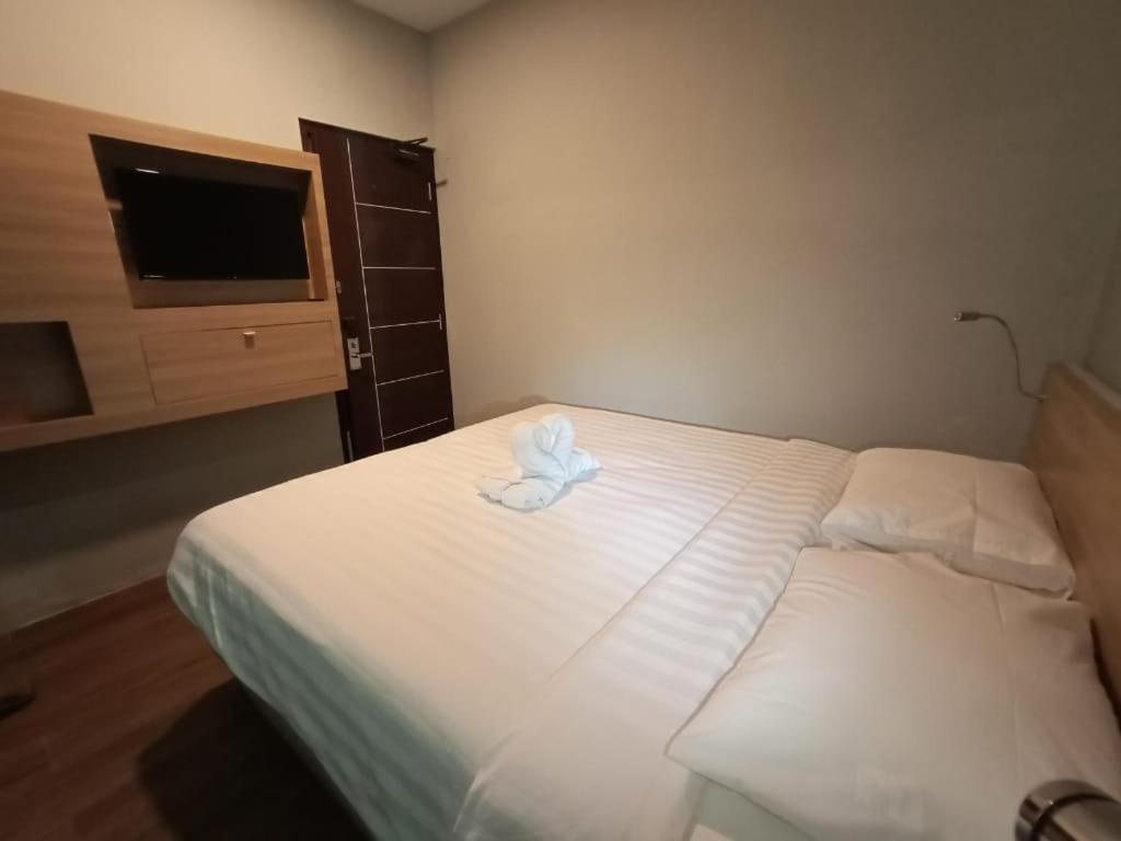 Hotel Marina Airport Семаранг Екстер'єр фото
