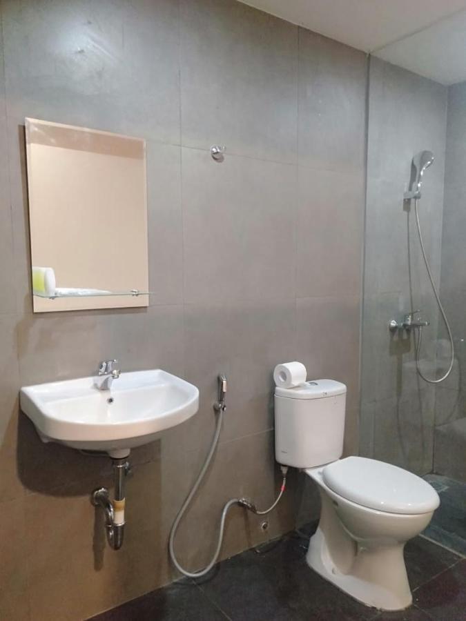 Hotel Marina Airport Семаранг Екстер'єр фото